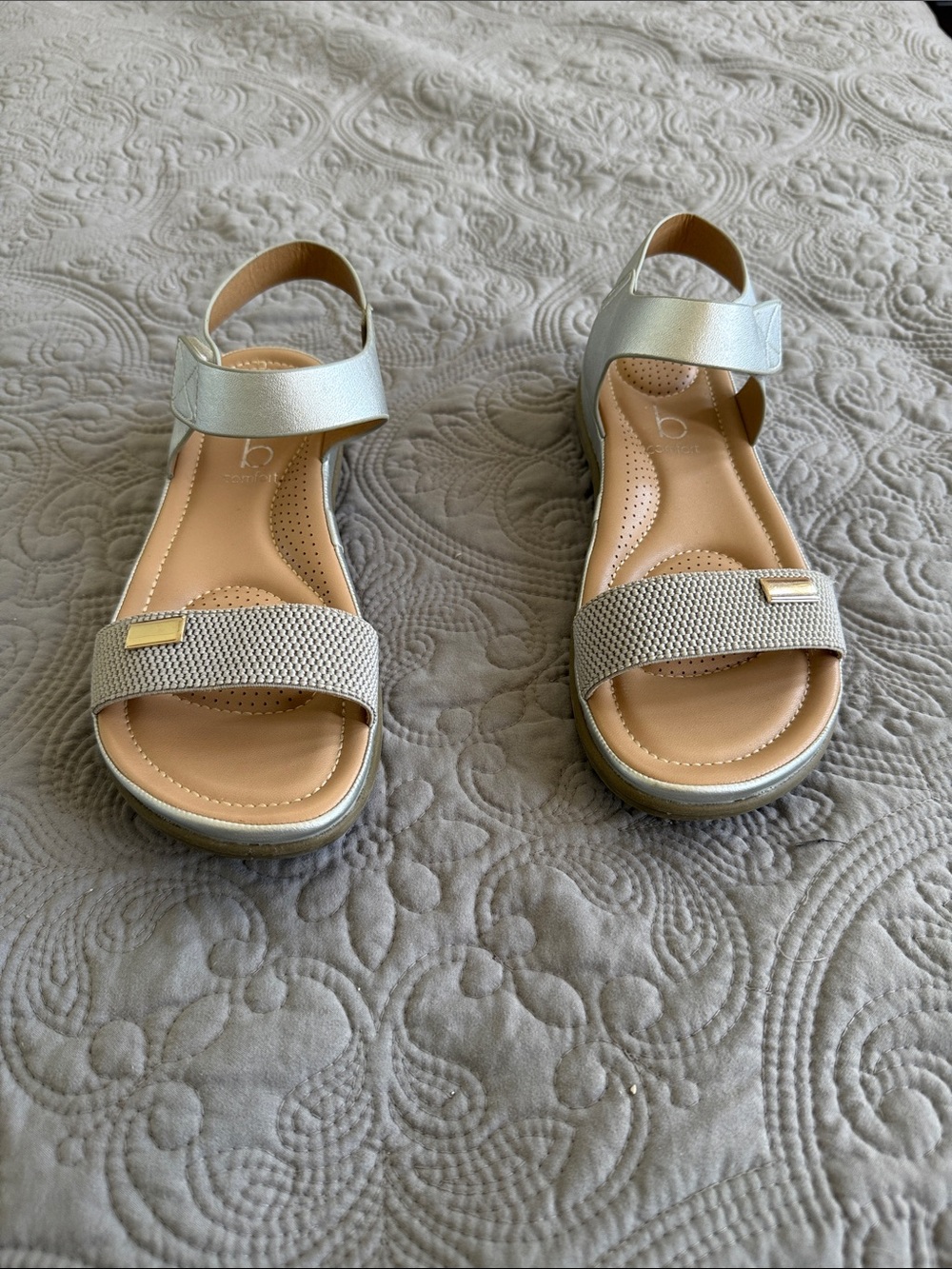 comfortview Silver Metallic and Light Tan Comfort Sandals